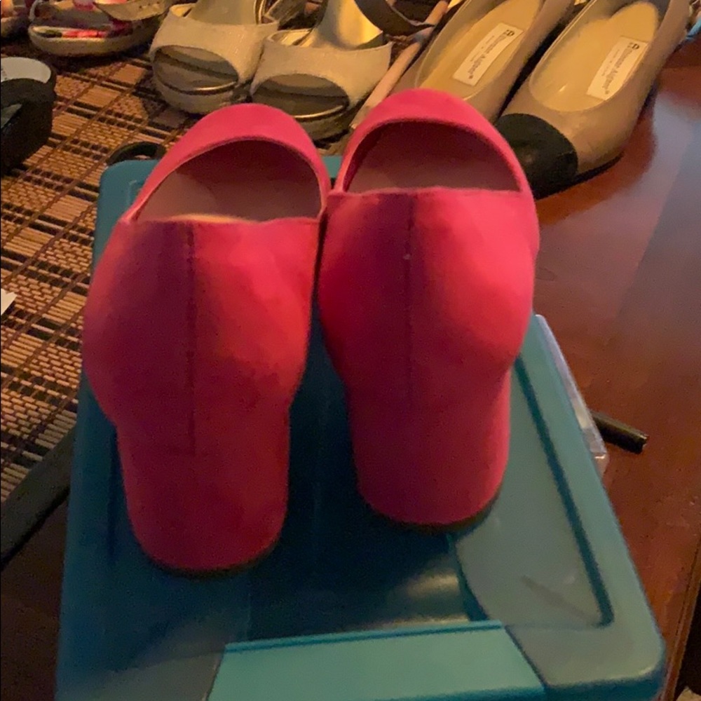 Shoes - Picture 3 of 6